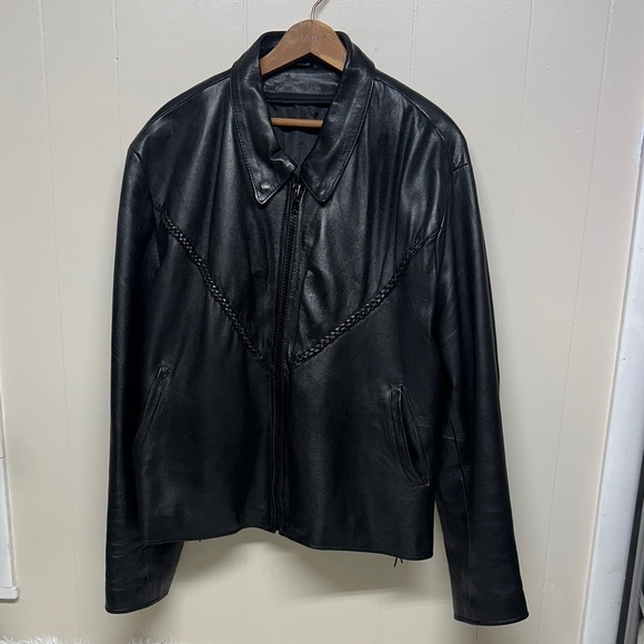 Jackets & Blazers - Women's Black Leather Jacket with Braided Detail Sz say 4X more like xl see pics